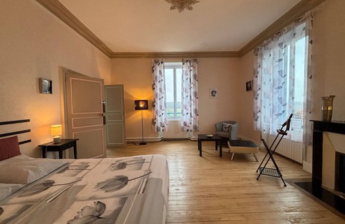 Le Blanc Bed & Breakfast | Elegance and comfort in the heart of Brenne with parking