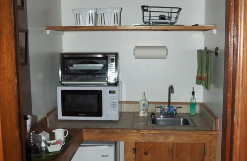 Lee Apartment | Elegant 19th Century New England Newly Renovated 1BR Vacation Rental