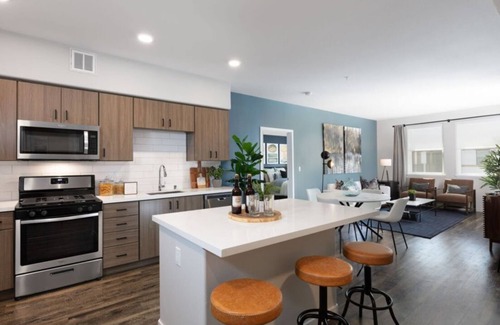 Sunnyvale Condo | Elegant 1BR Condo w/Pool & Gym at Murphy Station