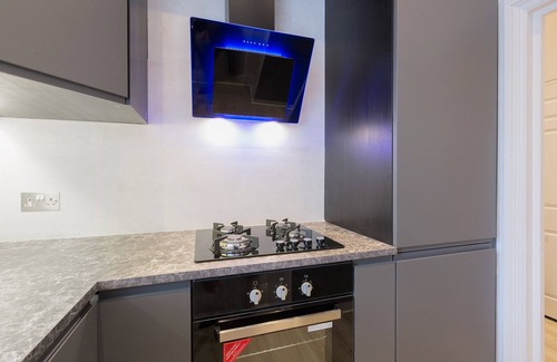 Redcliffe Apartment | Elegant 2 bedrooms apt in Chelsea with patio