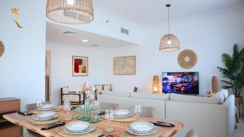 Abu Dhabi Apartment | Elegant 2BR Golf View Oasis in Yas Island - Maids Room, Pool & Near Yas Mall