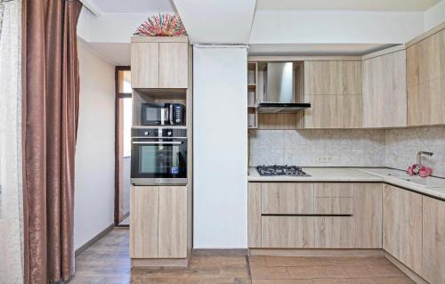 Nor-Nork Apartment | Elegant 2BR Urban Hideaway - Parkside, near Mega Mall
