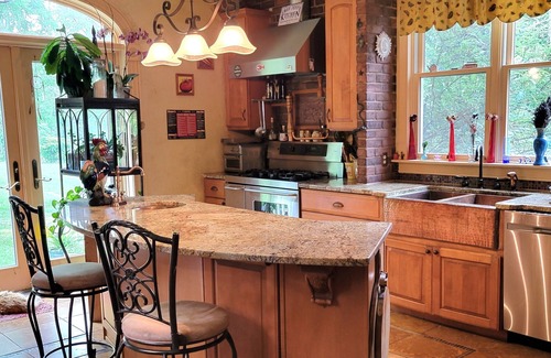 Washington House | Elegant 3 bdr/3 bath home in the village of Little Washington! Gourmet kitchen!