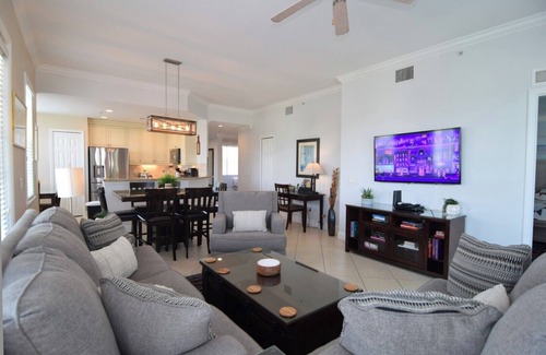 Reunion Condo | Elegant 3 bed/2 bath Top Floor Condo, Wraparound Balcony, Disney 7 miles!