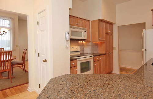 Lenox Dale Condo | Elegant 4 BR condo in Lenox, MA- completely new- 3 min from Tanglewood