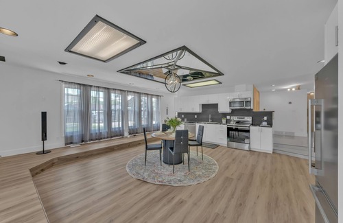Windsor House | Elegant 4BR Retreat + Jacuzzi