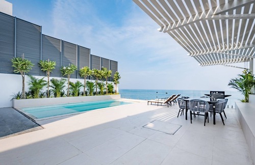 Sharm Villa | Elegant 4BR Villa with Assistant Room in Al Dana Island, Sharm, Fujairah
