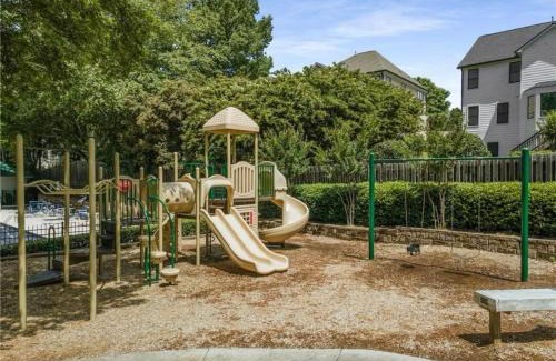 Peachtree Corners House | Elegant 5BR Executive Home in Peachtree Corners Min 31 days
