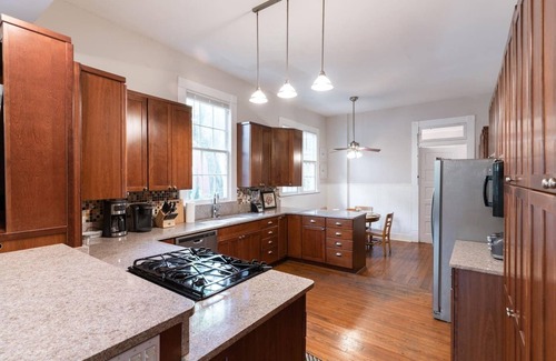 Montgomery House | Elegant 5BR Stay | Minutes to Capitol