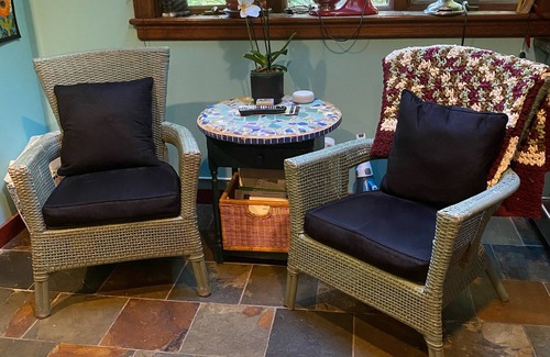 Staatsburg House | Elegant 6 Bedroom Upscale Contemporary Seasonal discount rate