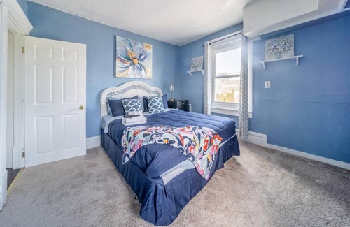 Akron House | Elegant and Expansive Paris themed 5 b, 2 b