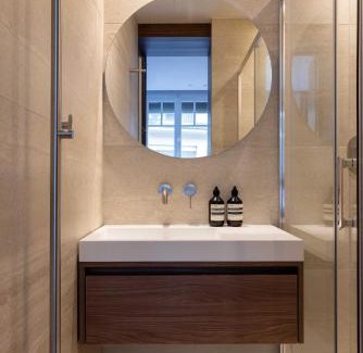 8th Arrondissement Ski Chalet | Elegant apartment - AC- 2BR-6P- Madeleine