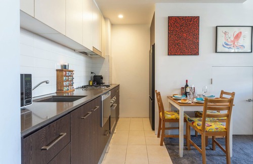 Enmore Apartment | Elegant Apartment in the Heart of Newtown with Secure Parking