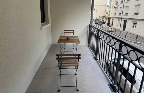Suresnes Apartment | Elegant Appt - 2BDR/6P - Near Paris & La Défense