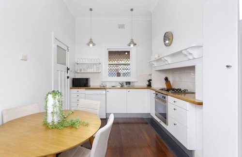 West Perth House | Elegant Art Deco Semi Detached 2-Bed Home by Parks