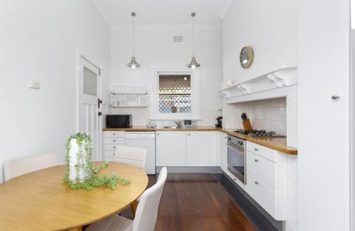 West Perth House | Elegant Art Deco Semi Detached 2-Bed Home by Parks