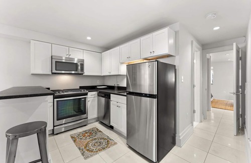 Barney Circle Apartment | Elegant Capitol Hill Apartment/One block to Metro