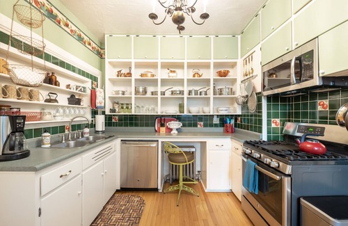 Central Colorado Springs House | Elegant, clean, and comfortable ~ Historic DT Bungalow ~ Close to CC