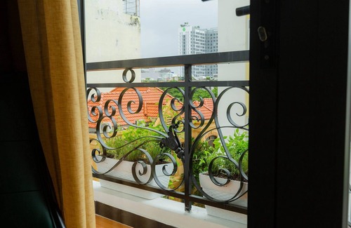 Tan Binh House | Elegant Delux Escape | Minutes from Havana Airport