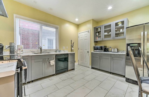 New Center Detroit House | Elegant Detroit Home w/Yard ~ 5 Mi to Dtwn!