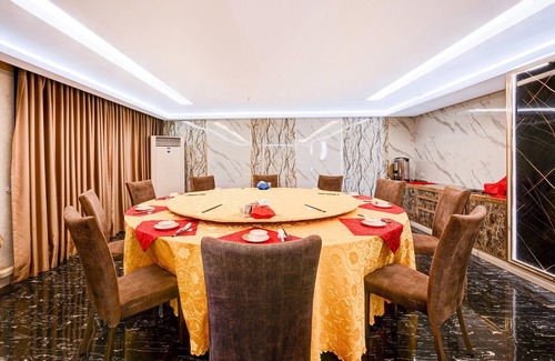 Din Daeng House | Elegant Double Deluxe | Relax in Bangkok Style