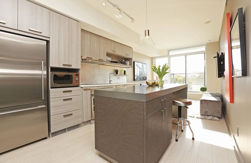 Cedarvale Condo | Elegant Forest Hill Condo - 24 Hour Concierge - Six Month Term
