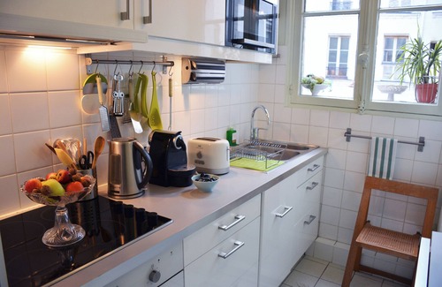 Chaillot Apartment | Elegant Gem Near the Seine and the Eiffel Tower