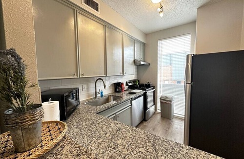 Nassau Bay Apartment | Elegant Hideaway Close to NASA and Kemah Boardwalk