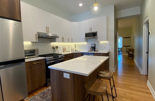 Ravenswood Condo | Elegant Hideaway in the Heart of Andersonville