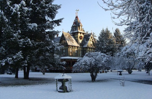 Pine Plains House | Elegant Historic Hudson Valley Gilded Age Mansion On 4+ Parklike Acres
