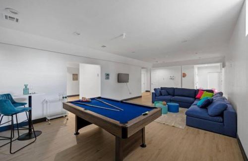 Chester Apartment | Elegant Home 7BRs, Game Room, Luxury Yard, Pool