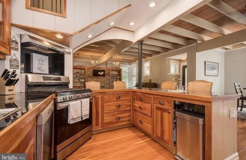 Oakland House | Elegant Home Away: Hot Tub, Game Room, Kid Friendly!