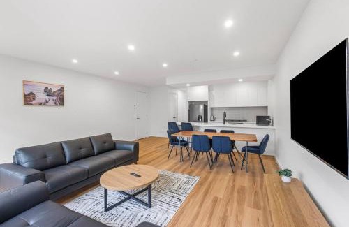 Highton House | "Elegant Home in Highton near City City"