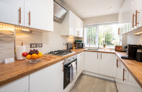 Solihull House | ♥ Elegant house with large garden and outdoor furniture near NEC, JLR, Solihull