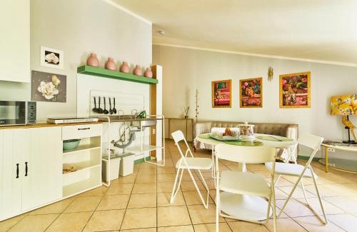 Casalmaggiore Apartment | Elegant Jungle Loft In Centro Storico