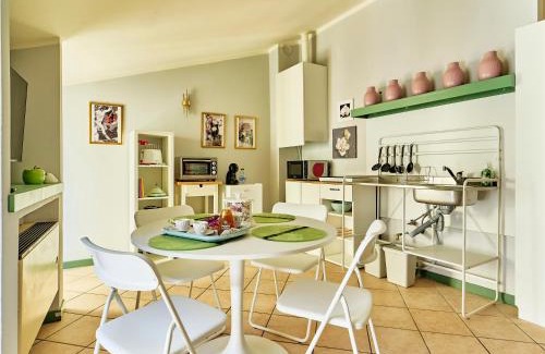 Casalmaggiore Apartment | Elegant Jungle Loft In Centro Storico