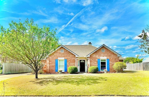 Gunter Afs House | Elegant Master Suite w/Walk-in Closet & Private Entry in Prime Location MGM!