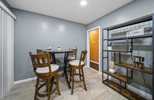 Shelby Township House | Elegant Oasis 4 Bedroom Home Away from Home