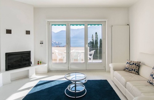 Lugano Apartment | Elegant Penthouse with view on the Gulf of Lugano - BELGOLFO ATTIC