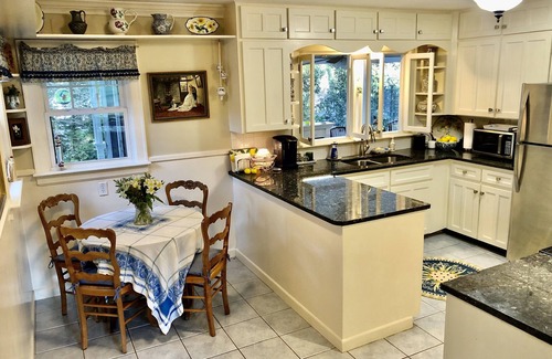 Winston - Salem House | Elegant Pet Friendly Ranch Home close to everything!