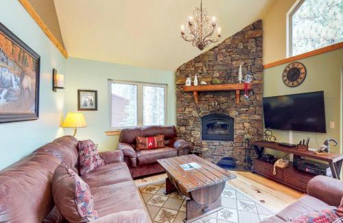 Pioneer Trail House | Elegant Pine