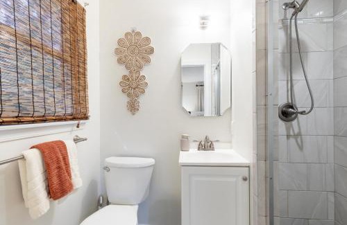 Lower Township House | Elegant Pool House in Cape May- 12 people