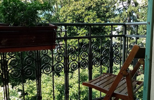 Castello House | Elegant private room with lake view balcony