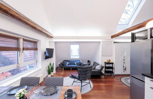 Vinnhorst Apartment | Elegant residential oasis on the canal
