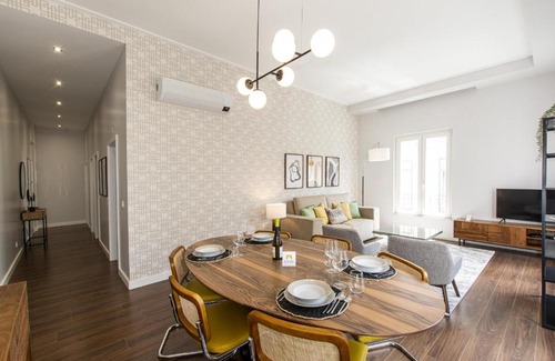 Santa Isabel Apartment | Elegant & Sophisticated Campo Ourique by GT House