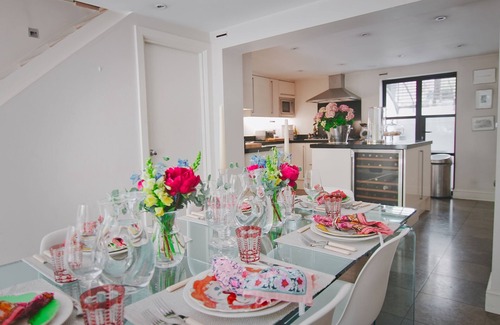 South Kensington House | Elegant South Kensington Grade II Townhouse with Private Garden – Sleeps 5