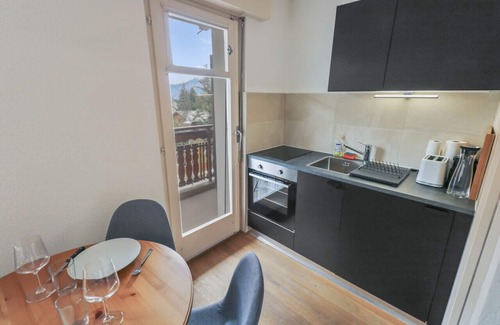 Noes Apartment | Elegant studio in the heart of Crans