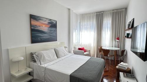 Ipanema Apartment | ELEGANT STUDIO VISTA LATERAL MAR IPANEMA BEST LOCATlON