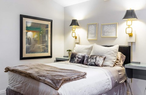 Kessler Bed & Breakfast | Elegant suite at Bishop Arts District Mid Century Resort