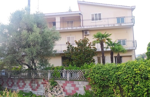 Bovalino Apartment | Elegant villa in the countryside near the sea